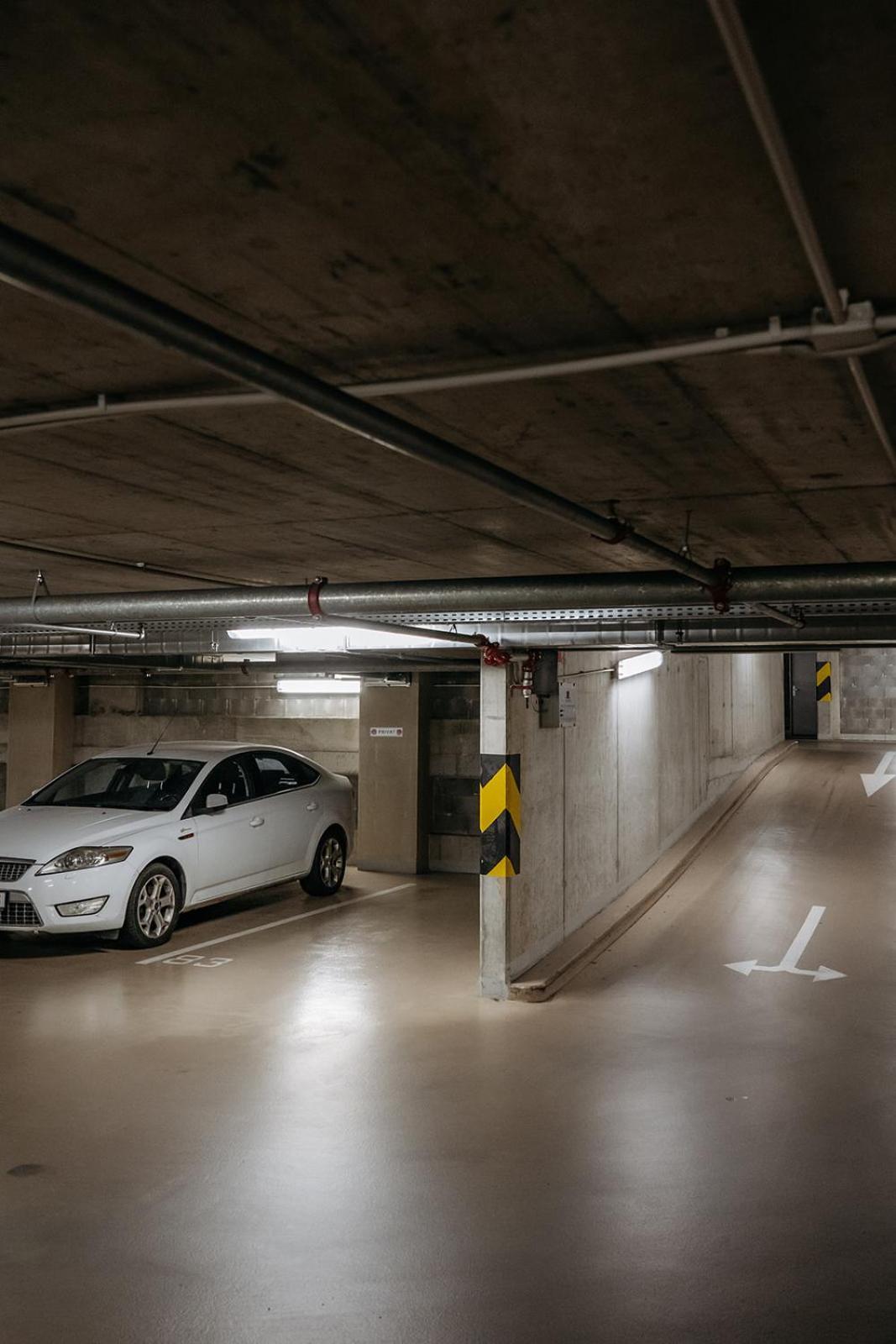 Prague Days - Bright Apartment - Balcony - Private Parking Экстерьер фото