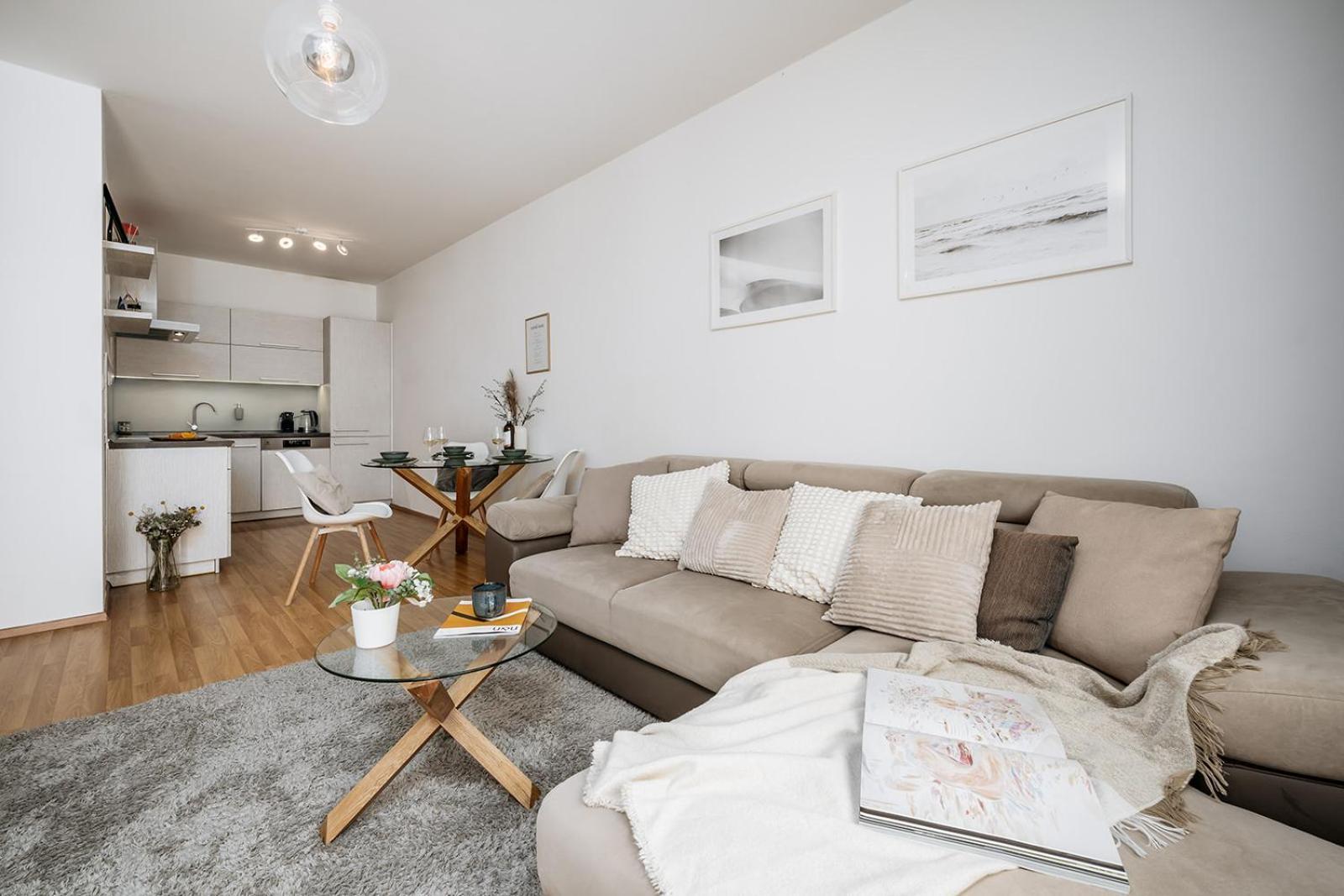 Prague Days - Bright Apartment - Balcony - Private Parking Экстерьер фото